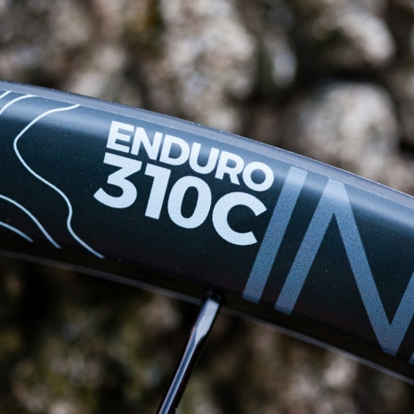 Industry Nine y su producto estrella: END310 carbon 